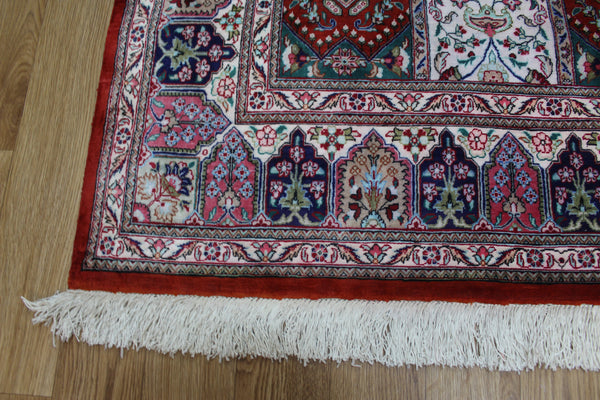 SIGNED PERSIAN QUM SILK RUG 200 X 135 CM