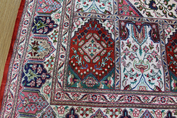 SIGNED PERSIAN QUM SILK RUG 200 X 135 CM