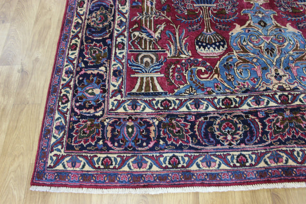 SIGNED PERSIAN MASHAD RUG WITH A GARDEN DESIGN 290 X 200 CM