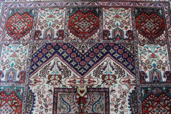 SIGNED PERSIAN QUM SILK RUG 200 X 135 CM