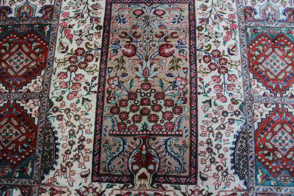 SIGNED PERSIAN QUM SILK RUG 200 X 135 CM