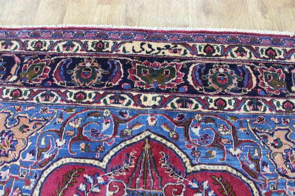 SIGNED PERSIAN MASHAD RUG WITH A GARDEN DESIGN 290 X 200 CM
