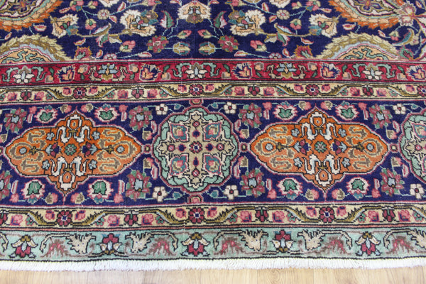 ANTIQUE TABRIZ CARPET OF TRADITIONAL MEDALLION DESIGN 390 X 300 CM