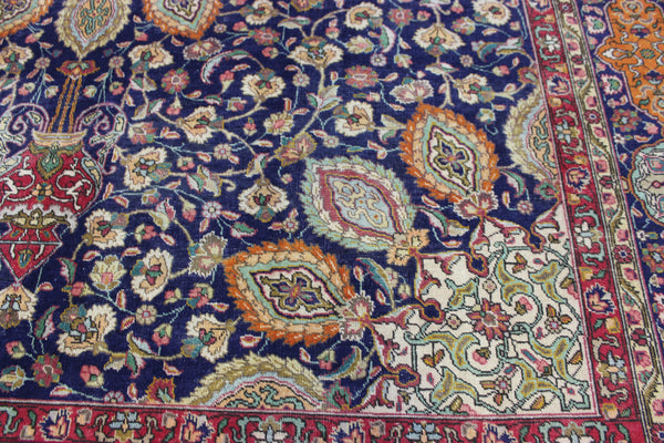 ANTIQUE TABRIZ CARPET OF TRADITIONAL MEDALLION DESIGN 390 X 300 CM