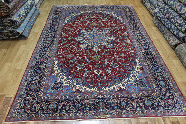 SIGNED PERSIAN ISFAHAN CARPET WOOL AND SILK 308 X 200 CM