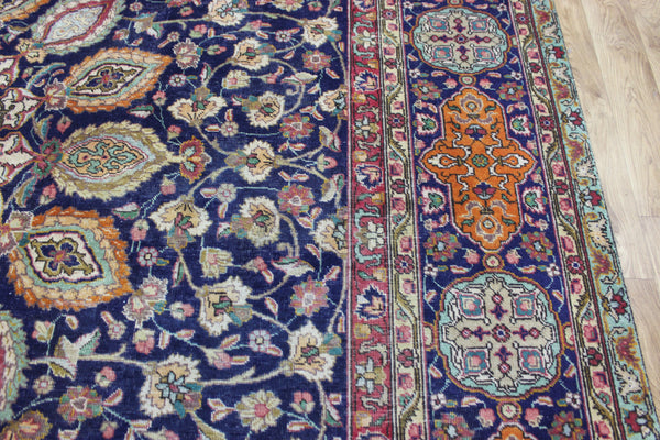 ANTIQUE TABRIZ CARPET OF TRADITIONAL MEDALLION DESIGN 390 X 300 CM