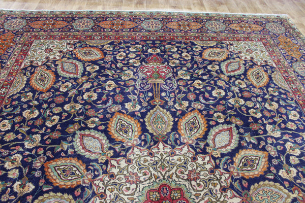 ANTIQUE TABRIZ CARPET OF TRADITIONAL MEDALLION DESIGN 390 X 300 CM
