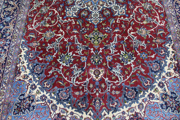 SIGNED PERSIAN ISFAHAN CARPET WOOL AND SILK 308 X 200 CM