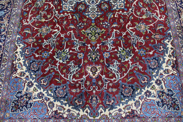 SIGNED PERSIAN ISFAHAN CARPET WOOL AND SILK 308 X 200 CM