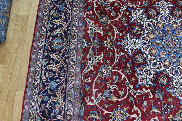 SIGNED PERSIAN ISFAHAN CARPET WOOL AND SILK 308 X 200 CM