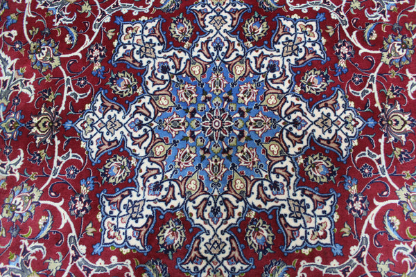 SIGNED PERSIAN ISFAHAN CARPET WOOL AND SILK 308 X 200 CM