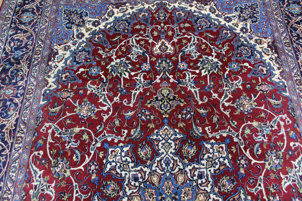 SIGNED PERSIAN ISFAHAN CARPET WOOL AND SILK 308 X 200 CM