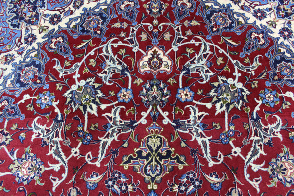 SIGNED PERSIAN ISFAHAN CARPET WOOL AND SILK 308 X 200 CM