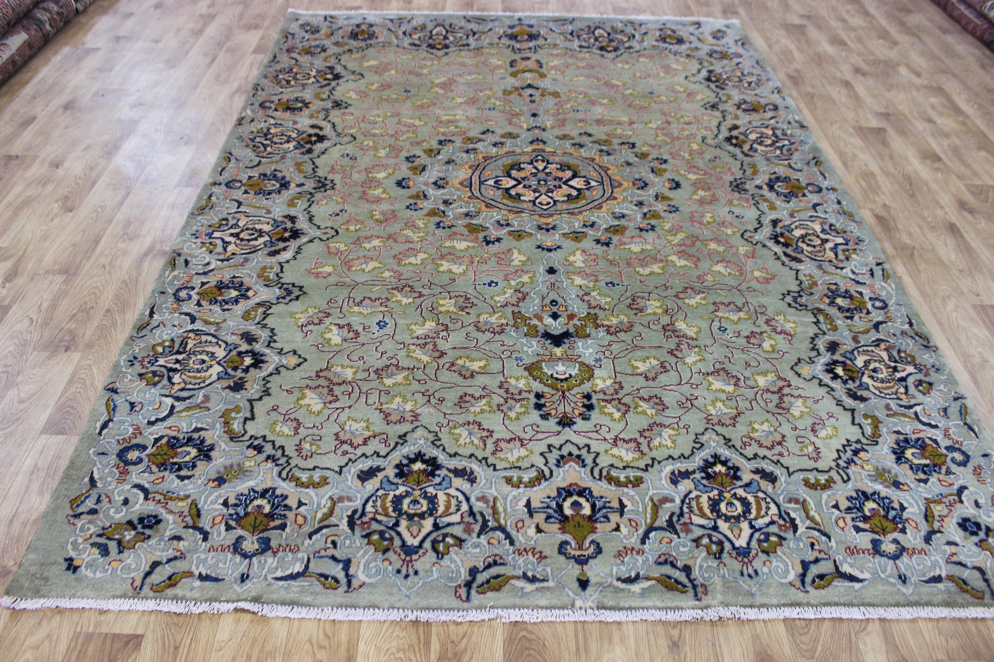 FINE PERSIAN KASHAN CARPET OF FLORAL DESIGN 285 X 200 CM