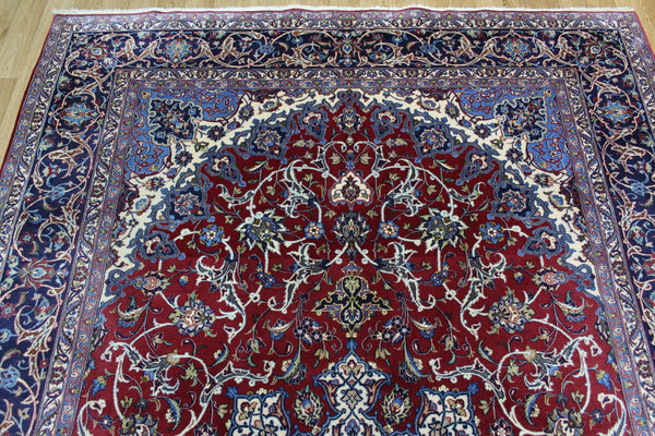 SIGNED PERSIAN ISFAHAN CARPET WOOL AND SILK 308 X 200 CM