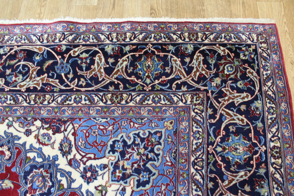 SIGNED PERSIAN ISFAHAN CARPET WOOL AND SILK 308 X 200 CM