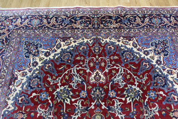 SIGNED PERSIAN ISFAHAN CARPET WOOL AND SILK 308 X 200 CM