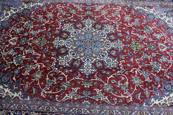 SIGNED PERSIAN ISFAHAN CARPET WOOL AND SILK 308 X 200 CM