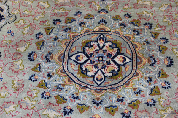 FINE PERSIAN KASHAN CARPET OF FLORAL DESIGN 285 X 200 CM