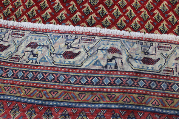 PERSIAN SAROUK CARPET WITH THE WELL KNOWN BOTEH DESIGN 295 X 180 CM