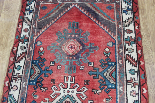OLD HANDMADE PERSIAN HAMEDAN VILLAGE RUNNER 295 X 80 CM
