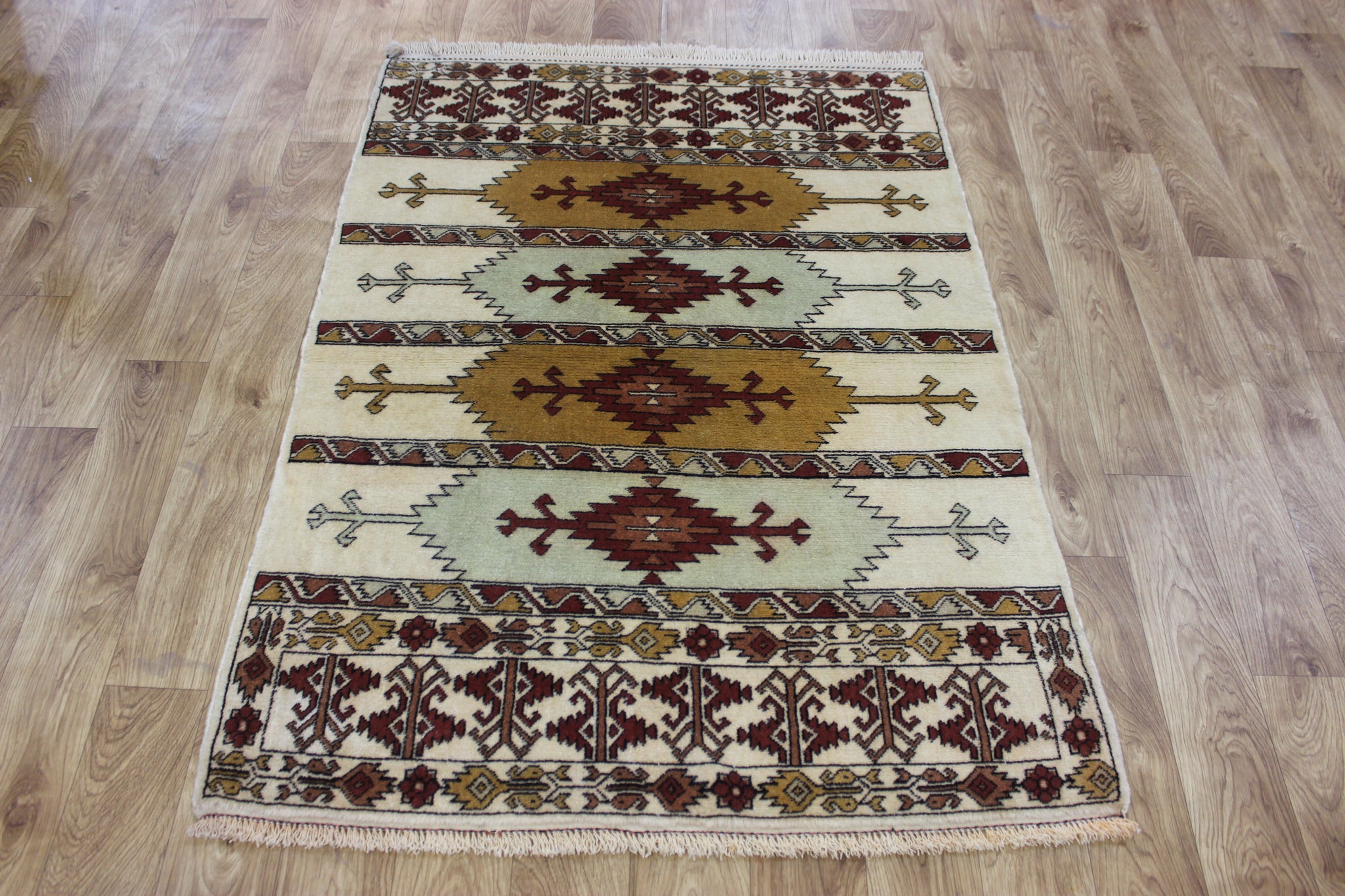 FINE HANDMADE PERSIAN TURKMEN WOOL RUG 140 X 105 CM