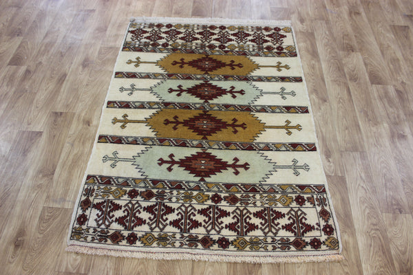 FINE HANDMADE PERSIAN TURKMEN WOOL RUG 140 X 105 CM