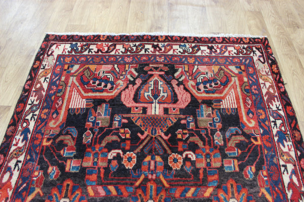 VINTAGE HANDMADE PERSIAN HAMEDAN RUG OF TRADITIONAL DESIGN 195 X 125 CM