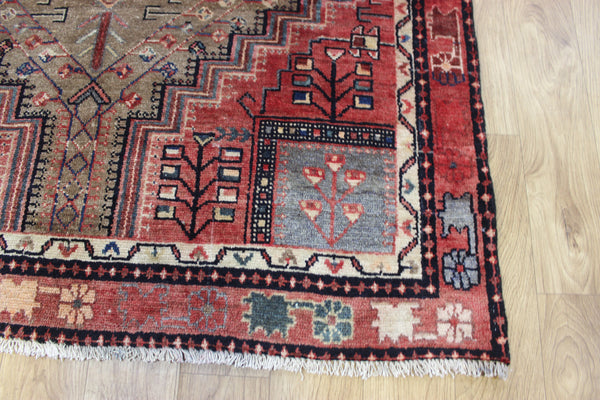 ANTIQUE PERSIAN HAMEDAN RUG OF TRADITIONAL DESIGN NATURAL DYES 210 X 125 CM