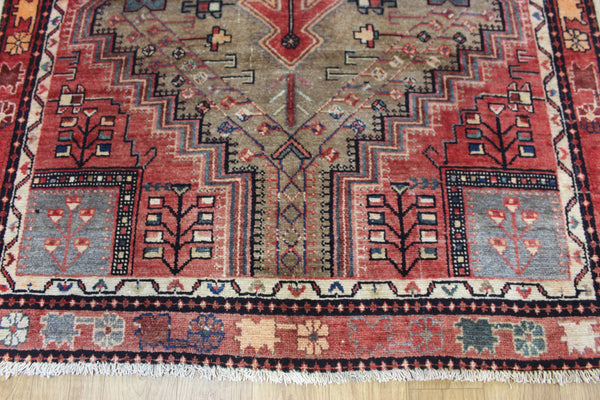 ANTIQUE PERSIAN HAMEDAN RUG OF TRADITIONAL DESIGN NATURAL DYES 210 X 125 CM