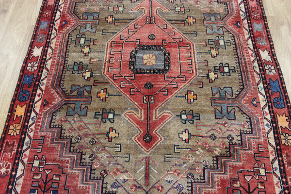 ANTIQUE PERSIAN HAMEDAN RUG OF TRADITIONAL DESIGN NATURAL DYES 210 X 125 CM