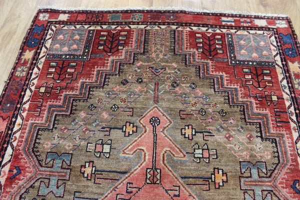 ANTIQUE PERSIAN HAMEDAN RUG OF TRADITIONAL DESIGN NATURAL DYES 210 X 125 CM