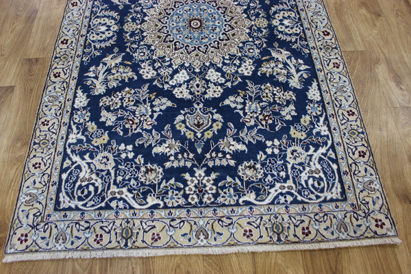 FINE HANDMADE PERSIAN NAIN RUG WOOL AND SILK RUG 165 X 105 CM