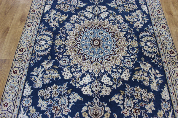 FINE HANDMADE PERSIAN NAIN RUG WOOL AND SILK RUG 165 X 105 CM