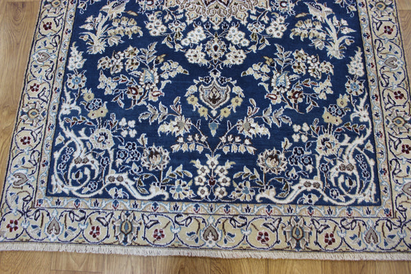 FINE HANDMADE PERSIAN NAIN RUG WOOL AND SILK RUG 165 X 105 CM