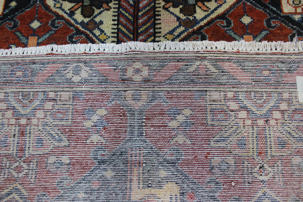 ANTIQUE HANDMADE PERSIAN BAKHTIARI RUG NATURAL DYES, CIRCA 1930.