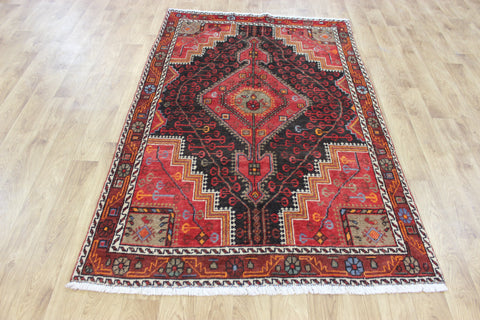 ANTIQUE PERSIAN HAMEDAN RUG OF TRADITIONAL MEDALLION DESIGN 200 X 130 CM