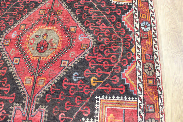ANTIQUE PERSIAN HAMEDAN RUG OF TRADITIONAL MEDALLION DESIGN 200 X 130 CM