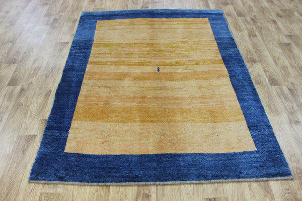 Vintage handmade Persian Gabbeh wool rug with very fine lambs wool in natural dyes 190 x 145 cm