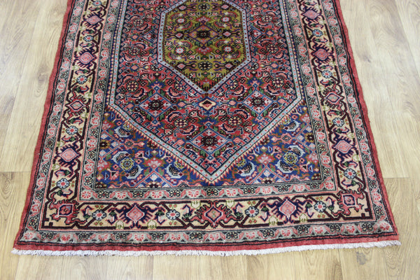 &nbsp;Fine handmade Persian Senneh rug with well known herati design 135 x 105 cm