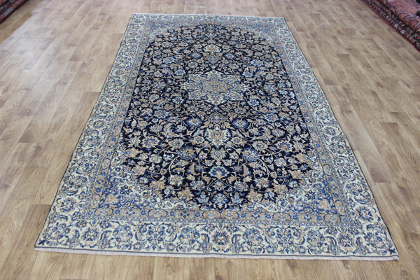 &nbsp;Fine Persian Nain rug, of superb classic design with outstanding colours 274 x 158 cm