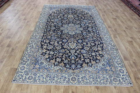 &nbsp;Fine Persian Nain rug, of superb classic design with outstanding colours 274 x 158 cm