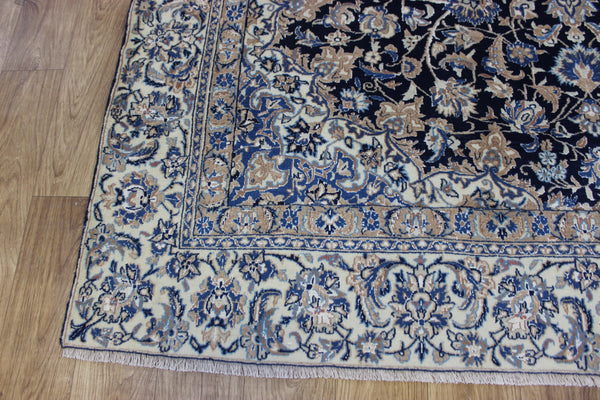 &nbsp;Fine Persian Nain rug, of superb classic design with outstanding colours 274 x 158 cm