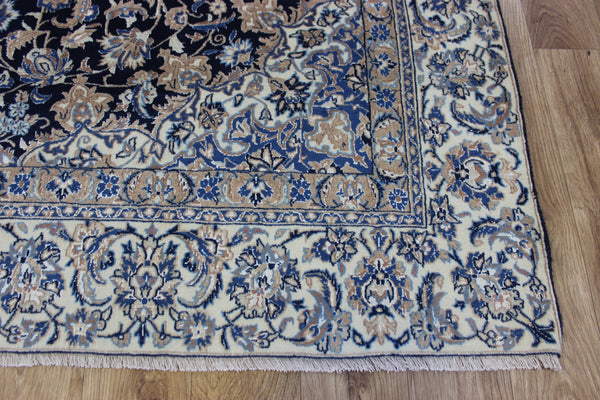 &nbsp;Fine Persian Nain rug, of superb classic design with outstanding colours 274 x 158 cm