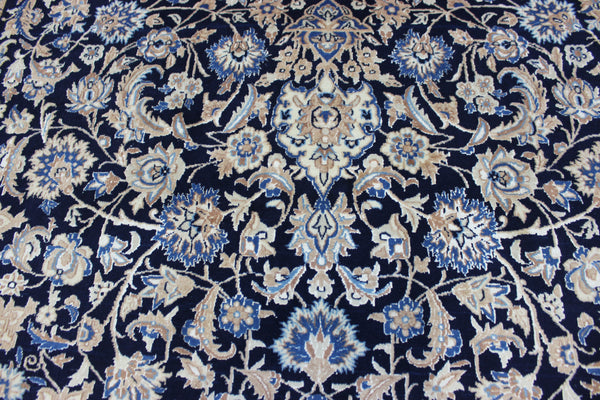 &nbsp;Fine Persian Nain rug, of superb classic design with outstanding colours 274 x 158 cm