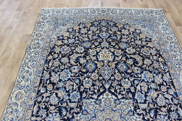 &nbsp;Fine Persian Nain rug, of superb classic design with outstanding colours 274 x 158 cm