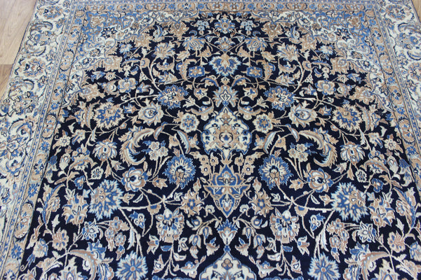 &nbsp;Fine Persian Nain rug, of superb classic design with outstanding colours 274 x 158 cm