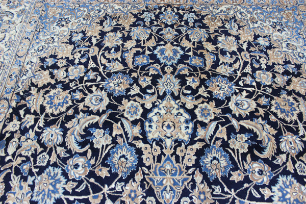 &nbsp;Fine Persian Nain rug, of superb classic design with outstanding colours 274 x 158 cm