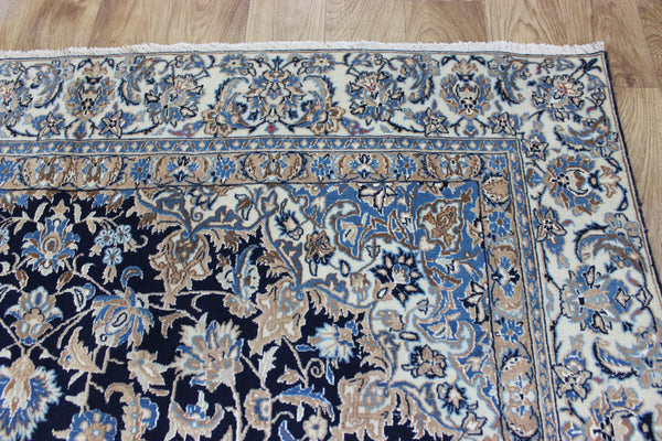 &nbsp;Fine Persian Nain rug, of superb classic design with outstanding colours 274 x 158 cm