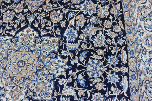 &nbsp;Fine Persian Nain rug, of superb classic design with outstanding colours 274 x 158 cm